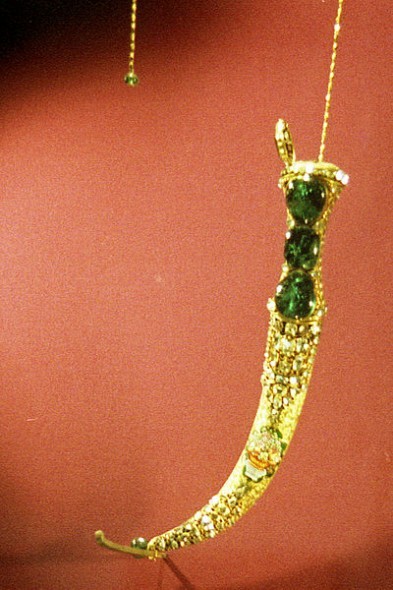Il Tesoro del Topkapi- il pugnale gioiello in diamanti e smeraldi
