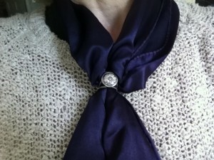 Ferma-foulards con foulard blu zaffiro